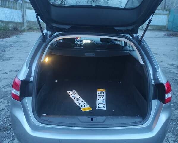 Сірий Пежо 308, об'ємом двигуна 1.2 л та пробігом 190 тис. км за 8200 $, фото 23 на Automoto.ua