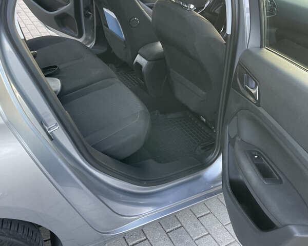 Серый Пежо 308, объемом двигателя 1.56 л и пробегом 261 тыс. км за 7700 $, фото 18 на Automoto.ua