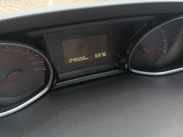 Серый Пежо 308, объемом двигателя 1.6 л и пробегом 245 тыс. км за 8800 $, фото 17 на Automoto.ua