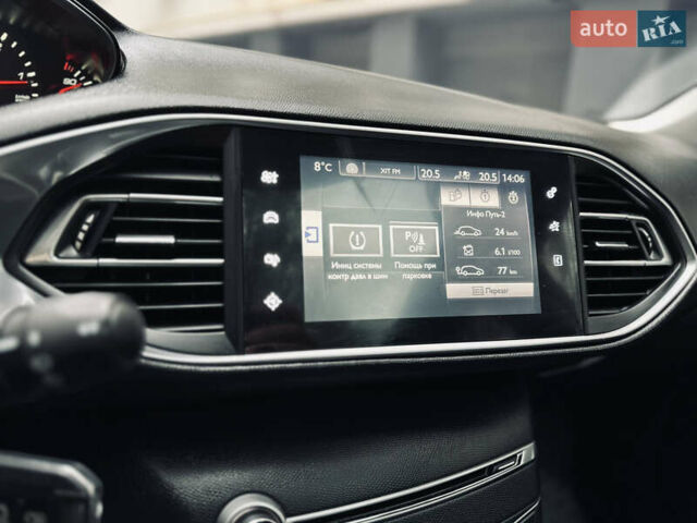 Пежо 308 2015 в Виннице на Automoto.ua Серый Пежо 308, объемом двигателя 1.56 л и пробегом 176 тыс. км за 8700 $, фото 45 на Automoto.ua