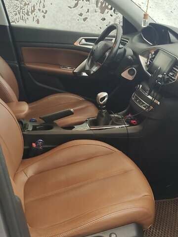 Серый Пежо 308, объемом двигателя 1.56 л и пробегом 239 тыс. км за 10200 $, фото 14 на Automoto.ua