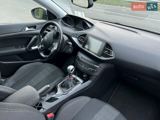 Серый Пежо 308, объемом двигателя 1.56 л и пробегом 272 тыс. км за 8500 $, фото 18 на Automoto.ua