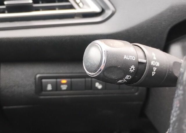 Сірий Пежо 308, об'ємом двигуна 1.6 л та пробігом 220 тис. км за 10500 $, фото 11 на Automoto.ua