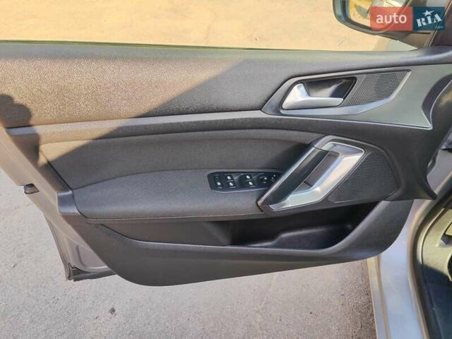 Сірий Пежо 308, об'ємом двигуна 1.56 л та пробігом 211 тис. км за 9300 $, фото 4 на Automoto.ua