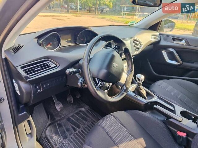 Сірий Пежо 308, об'ємом двигуна 1.56 л та пробігом 211 тис. км за 9300 $, фото 3 на Automoto.ua