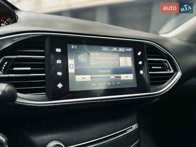 Пежо 308 2015 в Виннице на Automoto.ua Серый Пежо 308, объемом двигателя 1.56 л и пробегом 176 тыс. км за 8700 $, фото 43 на Automoto.ua