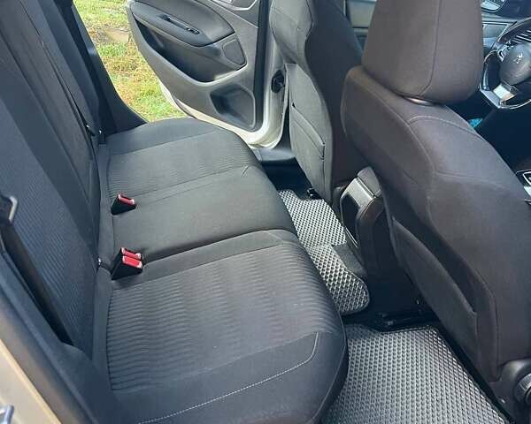 Сірий Пежо 308, об'ємом двигуна 1.56 л та пробігом 229 тис. км за 10700 $, фото 5 на Automoto.ua
