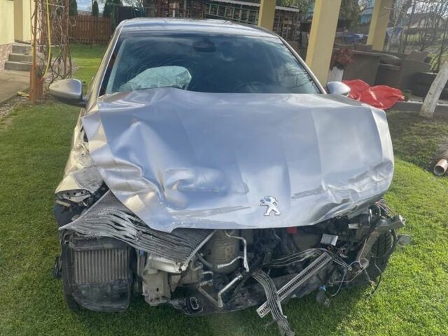 Серый Пежо 308, объемом двигателя 1.6 л и пробегом 220 тыс. км за 3200 $, фото 3 на Automoto.ua