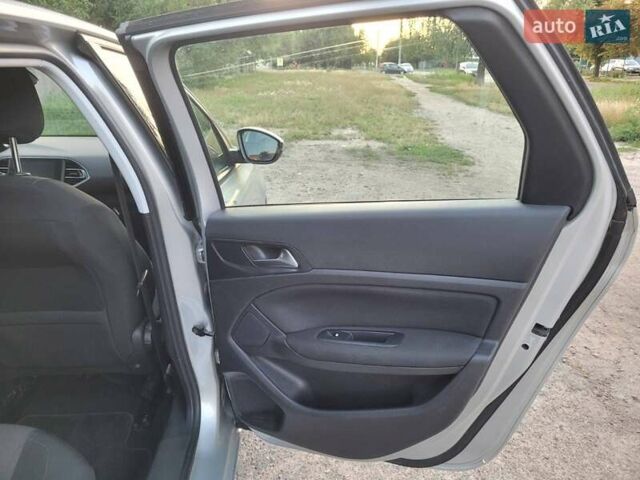 Серый Пежо 308, объемом двигателя 2 л и пробегом 141 тыс. км за 11200 $, фото 15 на Automoto.ua