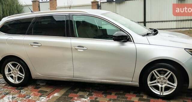 Сірий Пежо 308, об'ємом двигуна 1.56 л та пробігом 222 тис. км за 10500 $, фото 4 на Automoto.ua
