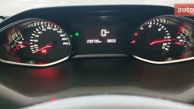 Серый Пежо 308, объемом двигателя 1.56 л и пробегом 239 тыс. км за 10200 $, фото 1 на Automoto.ua