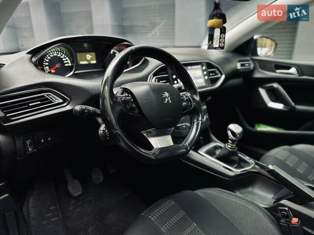 Пежо 308 2015 в Виннице на Automoto.ua Серый Пежо 308, объемом двигателя 1.56 л и пробегом 176 тыс. км за 8700 $, фото 41 на Automoto.ua