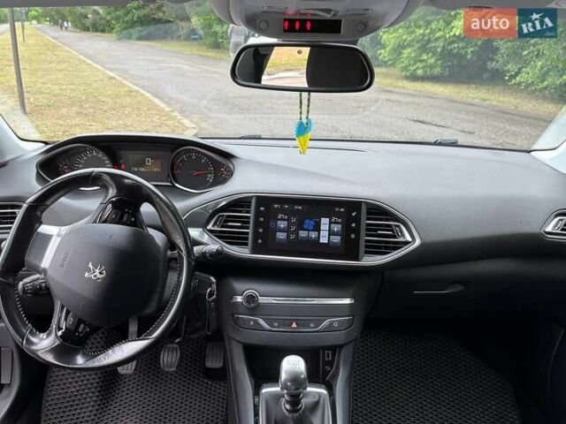 Серый Пежо 308, объемом двигателя 1.6 л и пробегом 237 тыс. км за 10400 $, фото 8 на Automoto.ua