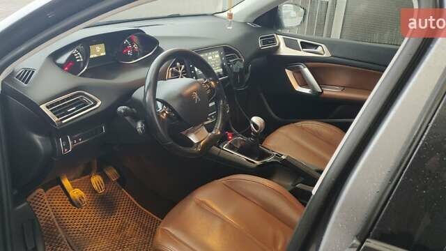 Серый Пежо 308, объемом двигателя 1.56 л и пробегом 239 тыс. км за 10200 $, фото 8 на Automoto.ua