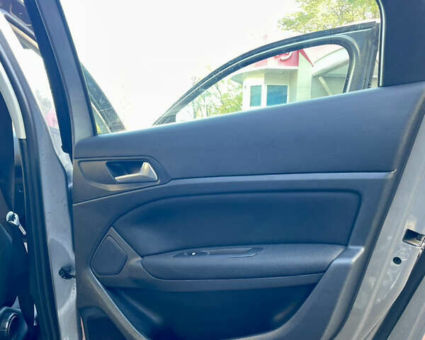 Серый Пежо 308, объемом двигателя 1.56 л и пробегом 217 тыс. км за 6899 $, фото 30 на Automoto.ua