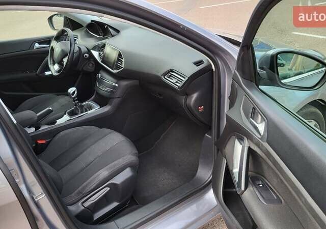 Сірий Пежо 308, об'ємом двигуна 1.6 л та пробігом 284 тис. км за 9300 $, фото 2 на Automoto.ua
