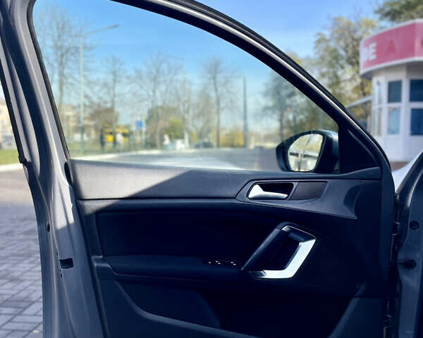 Серый Пежо 308, объемом двигателя 1.56 л и пробегом 217 тыс. км за 6899 $, фото 34 на Automoto.ua