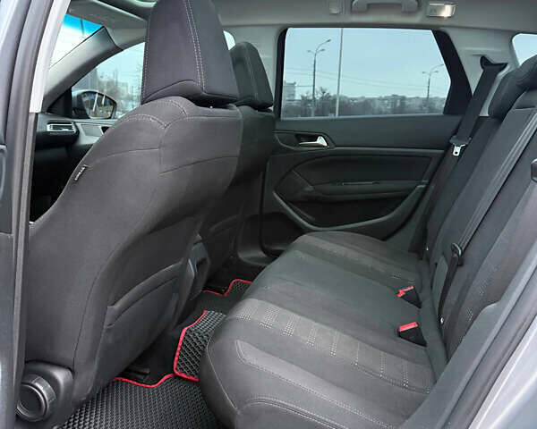 Серый Пежо 308, объемом двигателя 1.56 л и пробегом 253 тыс. км за 8700 $, фото 18 на Automoto.ua