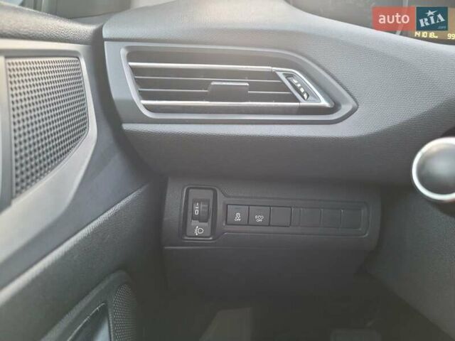 Серый Пежо 308, объемом двигателя 2 л и пробегом 141 тыс. км за 11200 $, фото 23 на Automoto.ua