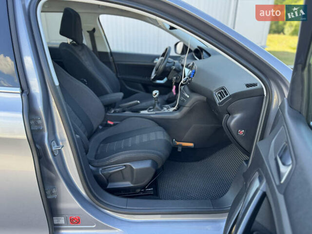 Серый Пежо 308, объемом двигателя 1.6 л и пробегом 276 тыс. км за 9500 $, фото 15 на Automoto.ua