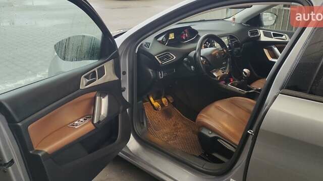 Серый Пежо 308, объемом двигателя 1.56 л и пробегом 239 тыс. км за 10200 $, фото 5 на Automoto.ua