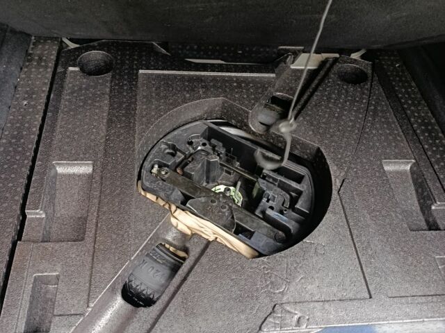 Серый Пежо 308, объемом двигателя 1.6 л и пробегом 245 тыс. км за 8800 $, фото 6 на Automoto.ua