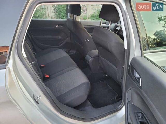 Серый Пежо 308, объемом двигателя 2 л и пробегом 141 тыс. км за 11200 $, фото 14 на Automoto.ua