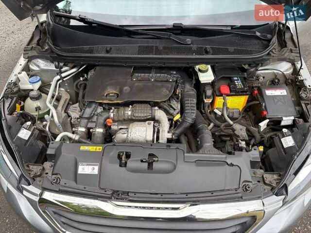 Серый Пежо 308, объемом двигателя 1.6 л и пробегом 237 тыс. км за 10400 $, фото 9 на Automoto.ua