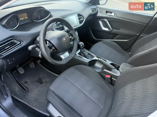 Сірий Пежо 308, об'ємом двигуна 1.6 л та пробігом 225 тис. км за 7499 $, фото 13 на Automoto.ua