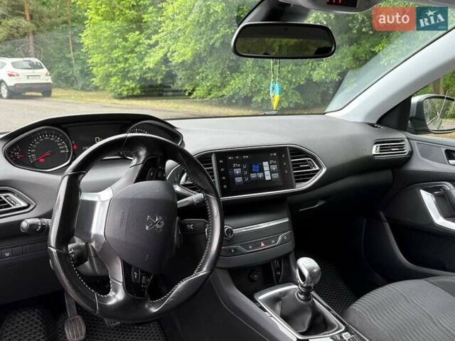 Серый Пежо 308, объемом двигателя 1.6 л и пробегом 237 тыс. км за 10400 $, фото 7 на Automoto.ua