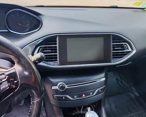 Сірий Пежо 308, об'ємом двигуна 1.56 л та пробігом 211 тис. км за 9300 $, фото 21 на Automoto.ua