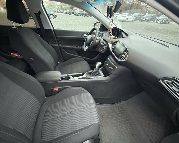 Сірий Пежо 308, об'ємом двигуна 1.56 л та пробігом 251 тис. км за 9300 $, фото 6 на Automoto.ua