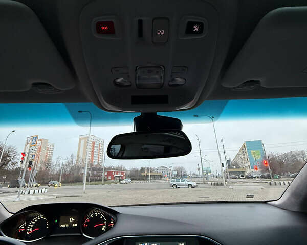 Серый Пежо 308, объемом двигателя 1.56 л и пробегом 253 тыс. км за 8700 $, фото 16 на Automoto.ua