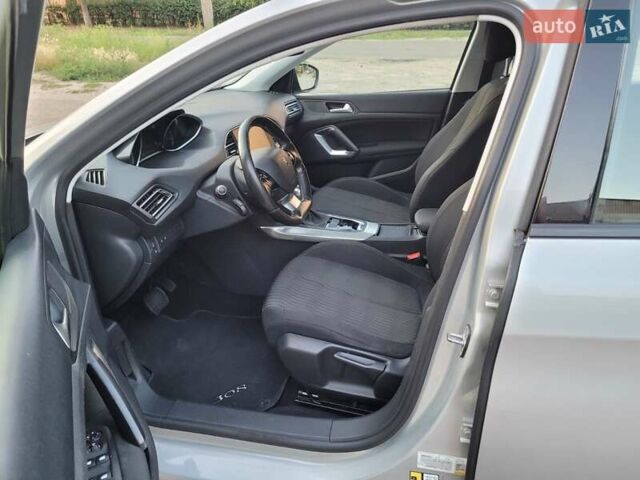 Серый Пежо 308, объемом двигателя 2 л и пробегом 141 тыс. км за 11200 $, фото 8 на Automoto.ua