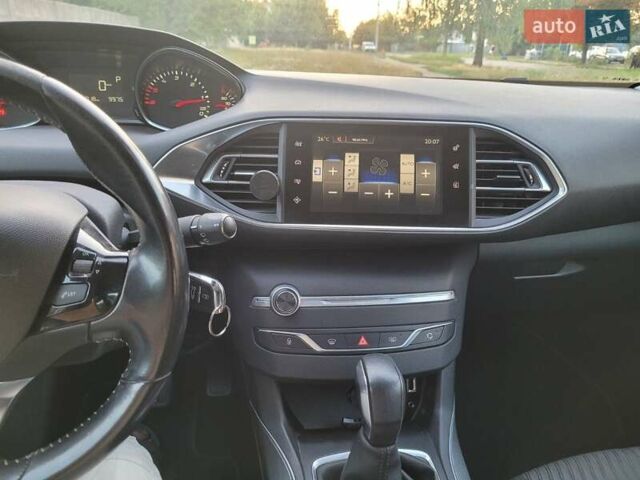 Серый Пежо 308, объемом двигателя 2 л и пробегом 141 тыс. км за 11200 $, фото 19 на Automoto.ua