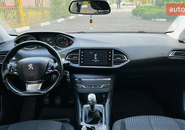 Серый Пежо 308, объемом двигателя 1.56 л и пробегом 300 тыс. км за 8200 $, фото 7 на Automoto.ua