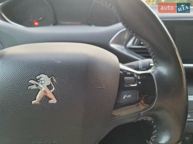 Серый Пежо 308, объемом двигателя 2 л и пробегом 141 тыс. км за 11200 $, фото 22 на Automoto.ua