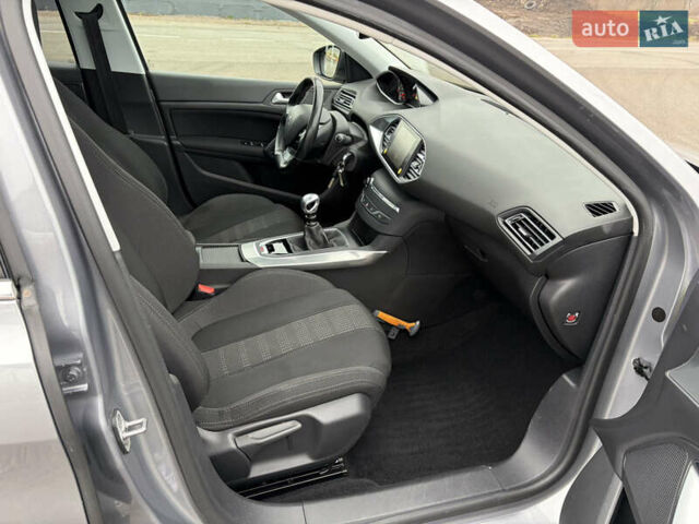 Серый Пежо 308, объемом двигателя 1.56 л и пробегом 295 тыс. км за 8799 $, фото 12 на Automoto.ua