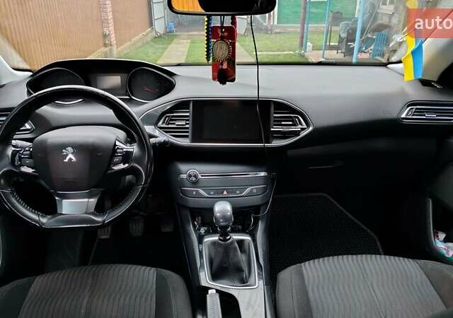 Сірий Пежо 308, об'ємом двигуна 1.56 л та пробігом 224 тис. км за 8250 $, фото 29 на Automoto.ua