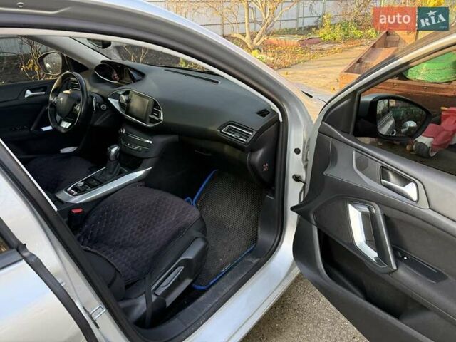 Серый Пежо 308, объемом двигателя 1.56 л и пробегом 192 тыс. км за 12600 $, фото 6 на Automoto.ua