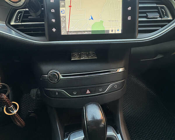 Серый Пежо 308, объемом двигателя 1.6 л и пробегом 240 тыс. км за 12500 $, фото 9 на Automoto.ua