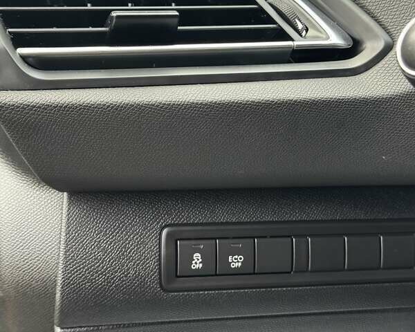 Пежо 308 2016 в Стрые на Automoto.ua Серый Пежо 308, объемом двигателя 2 л и пробегом 104 тыс. км за 12999 $, фото 83 на Automoto.ua