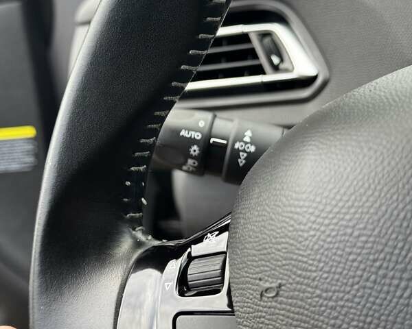 Пежо 308 2016 в Стрые на Automoto.ua Серый Пежо 308, объемом двигателя 2 л и пробегом 104 тыс. км за 12999 $, фото 84 на Automoto.ua