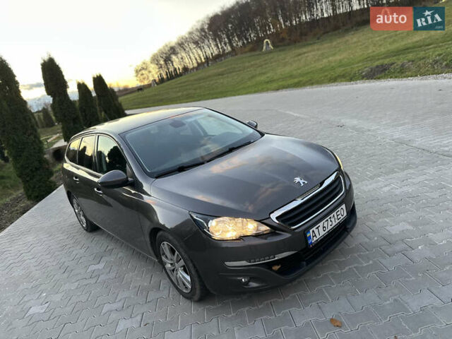Пежо 308 2016 в Ивано-Франковске на Automoto.ua Серый Пежо 308, объемом двигателя 1.56 л и пробегом 253 тыс. км за 7500 $, фото 4 на Automoto.ua