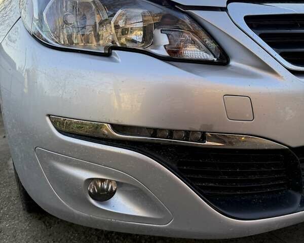 Серый Пежо 308, объемом двигателя 1.56 л и пробегом 192 тыс. км за 12600 $, фото 2 на Automoto.ua