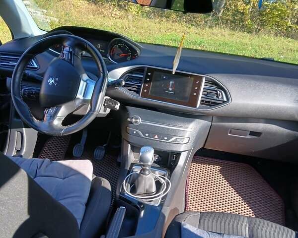 Пежо 308 2016 в Тернополе на Automoto.ua Серый Пежо 308, объемом двигателя 1.6 л и пробегом 290 тыс. км за 9200 $, фото 2 на Automoto.ua