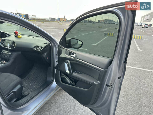 Серый Пежо 308, объемом двигателя 1.56 л и пробегом 228 тыс. км за 9200 $, фото 10 на Automoto.ua