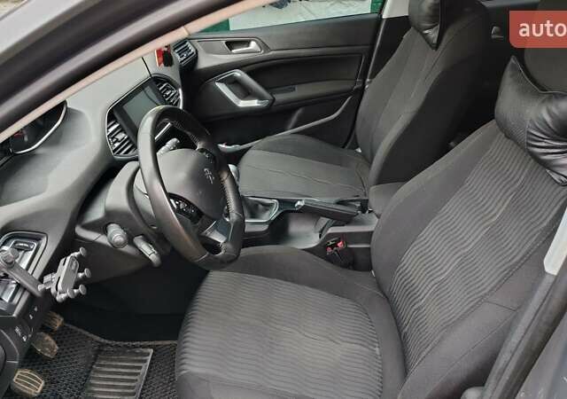 Сірий Пежо 308, об'ємом двигуна 1.56 л та пробігом 224 тис. км за 8250 $, фото 26 на Automoto.ua