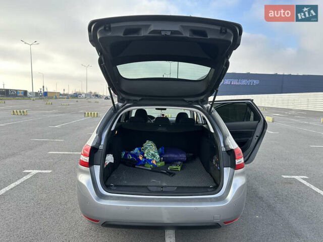 Серый Пежо 308, объемом двигателя 1.56 л и пробегом 228 тыс. км за 9200 $, фото 14 на Automoto.ua