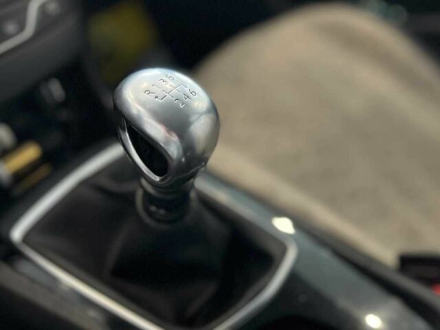 Серый Пежо 308, объемом двигателя 1.6 л и пробегом 214 тыс. км за 9500 $, фото 18 на Automoto.ua